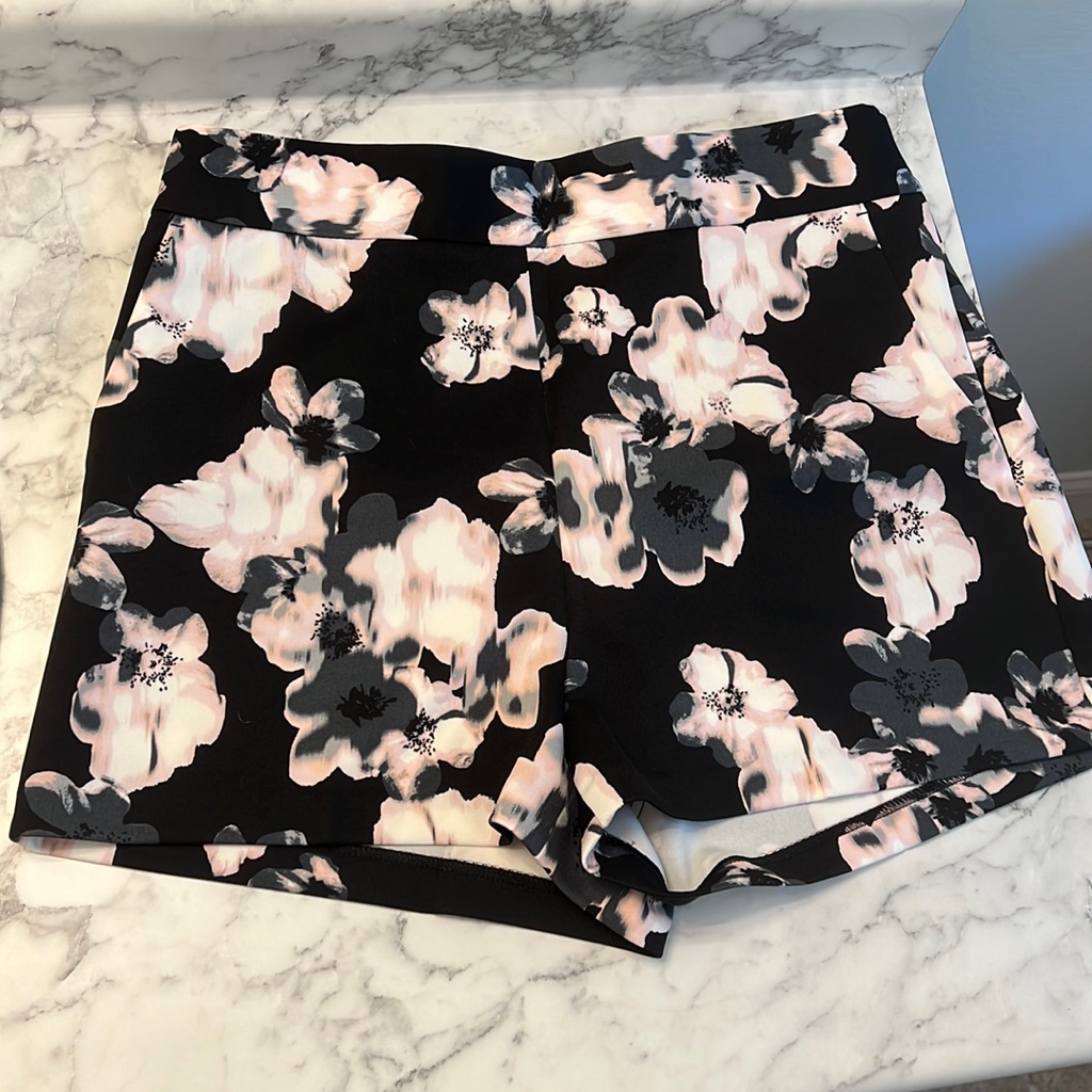 Express Pattern Shorts